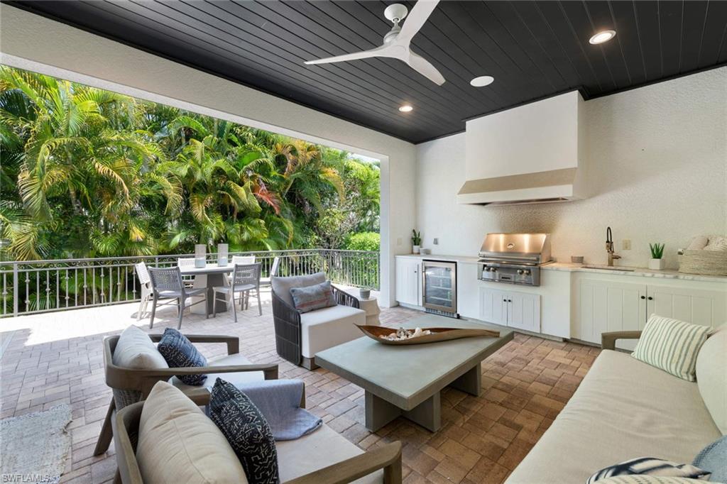 MOORINGS - Residential