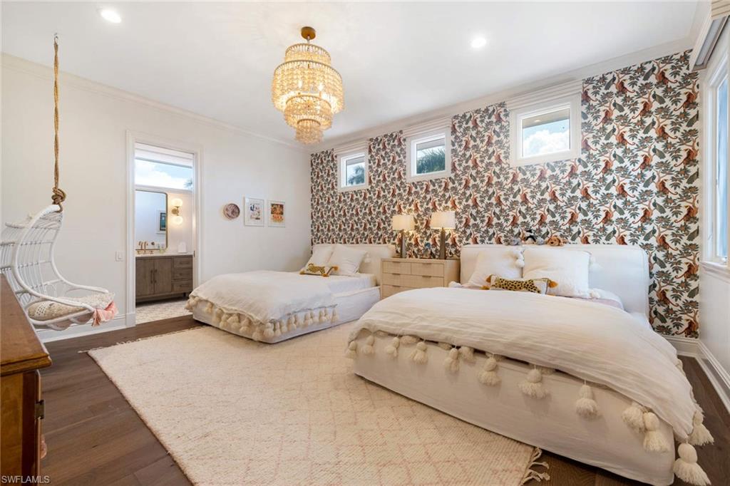 MOORINGS - Residential