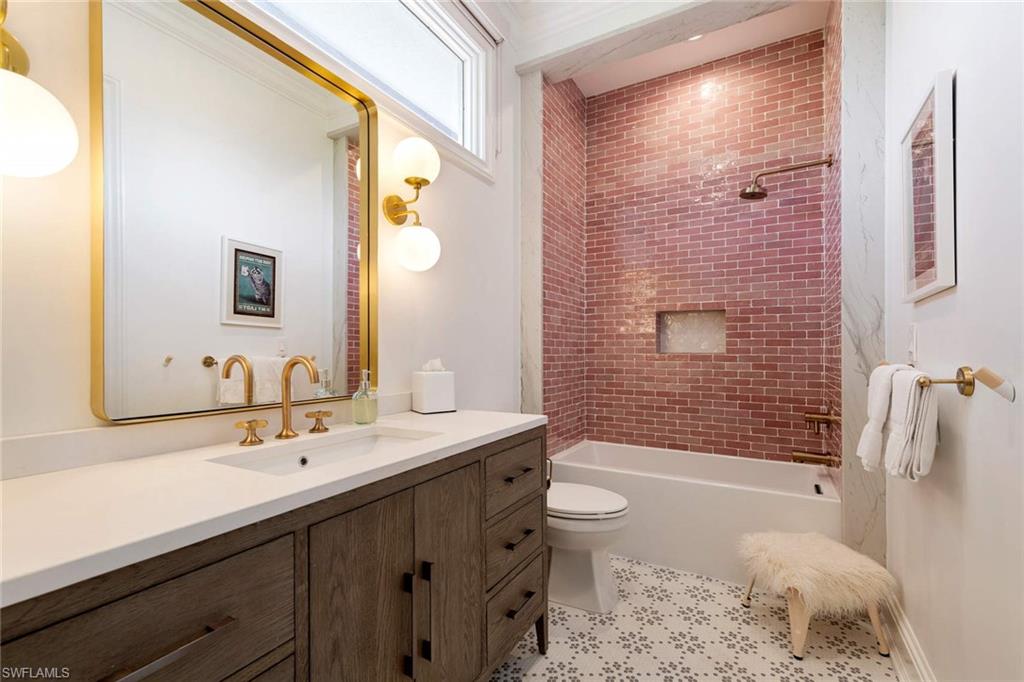 MOORINGS - Residential