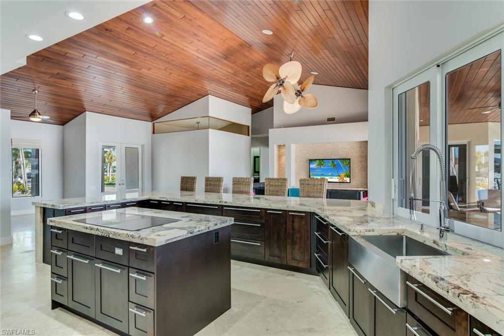 MARCO BEACH - Residential