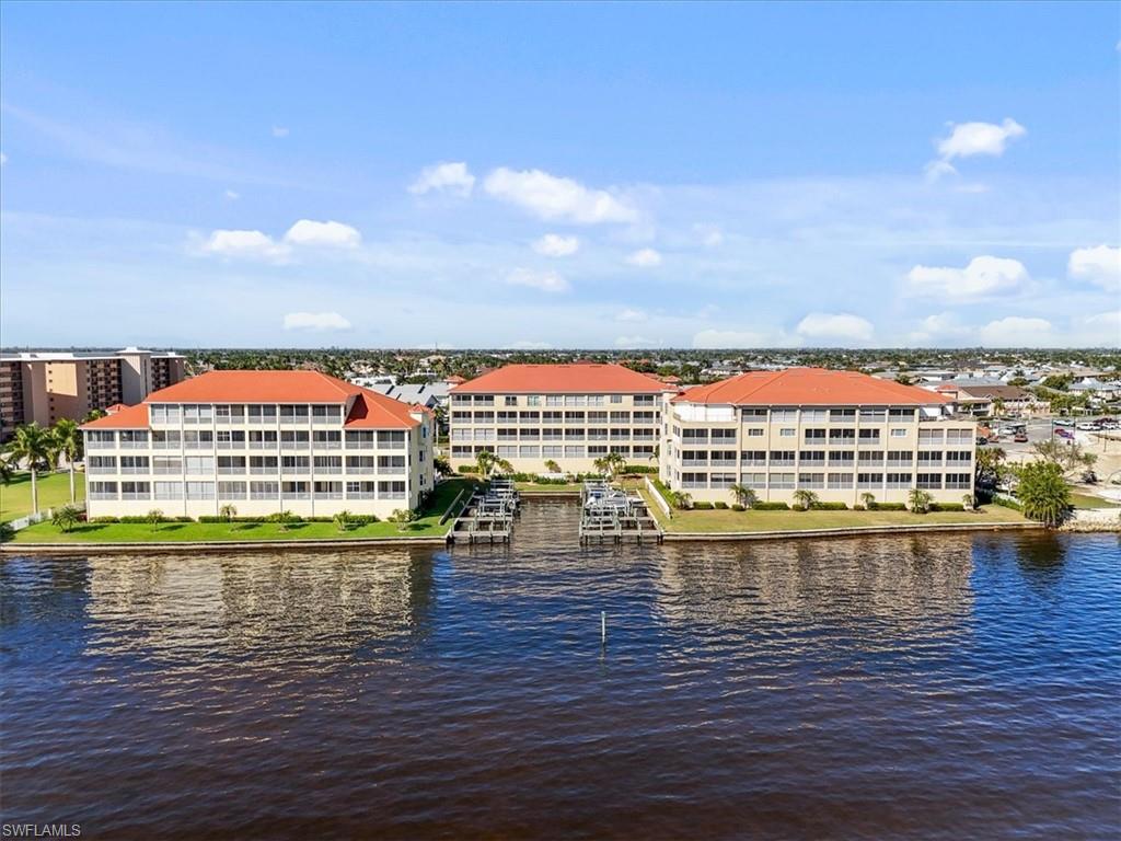 PARADISE POINT - Residential Lease