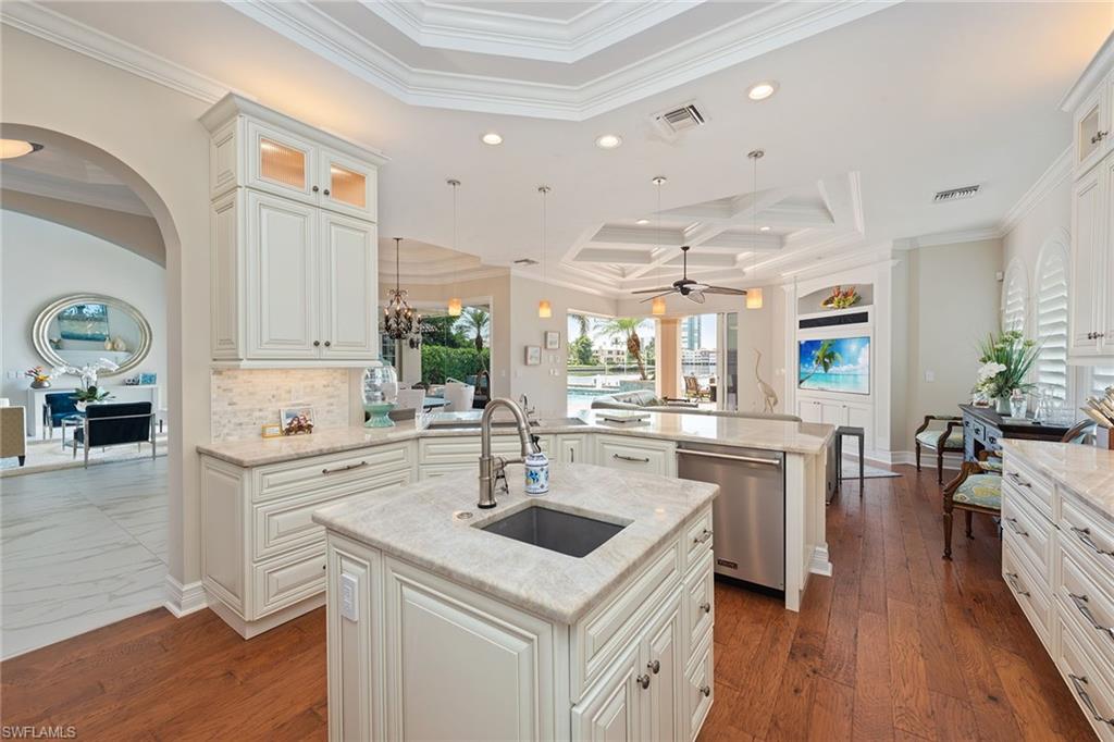 PARK SHORE - Residential