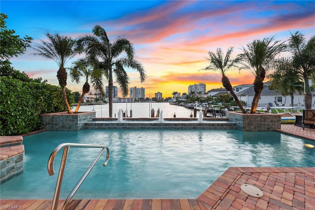 PARK SHORE - Residential