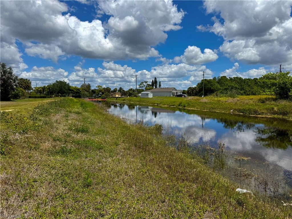 SHADOW LAKES - Residential
