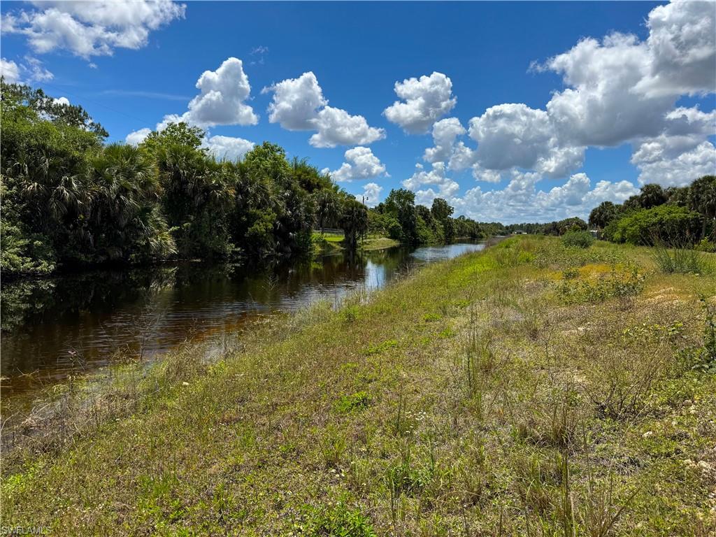 SHADOW LAKES - Residential