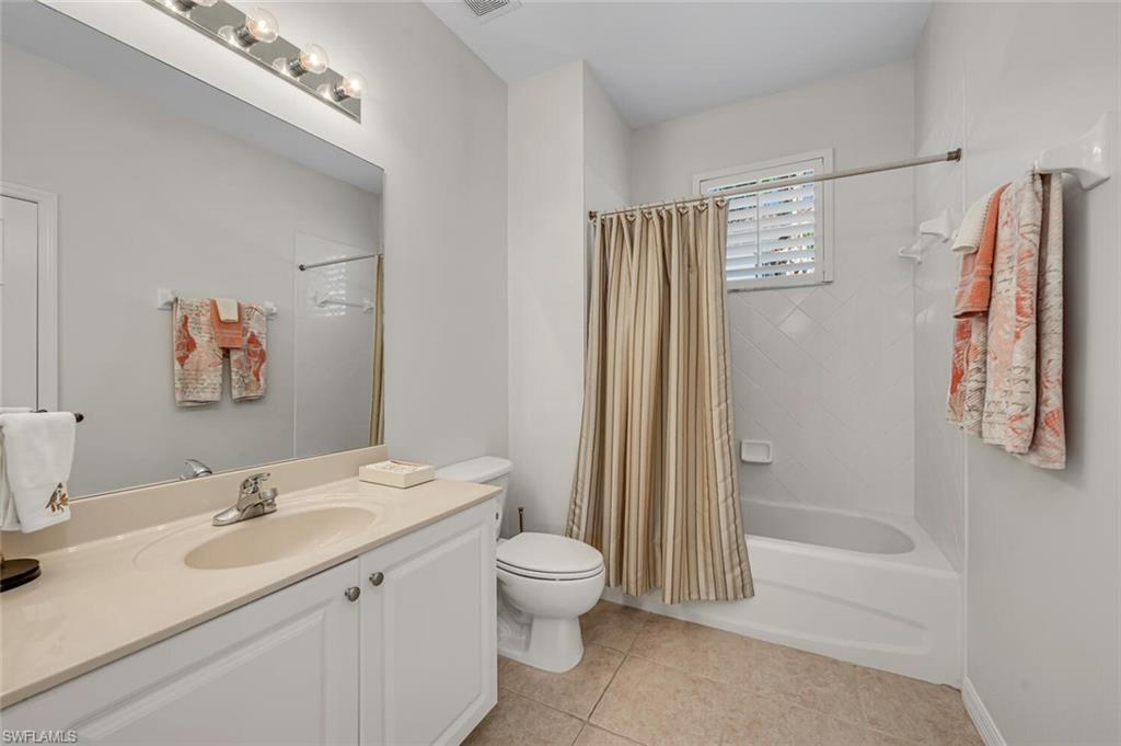 LAKE BARRINGTON - Residential