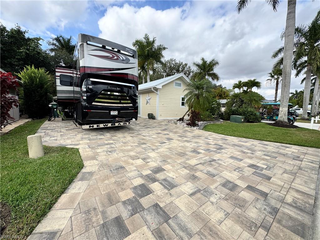 RIVERBEND MOTORCOACH RESORT - Land