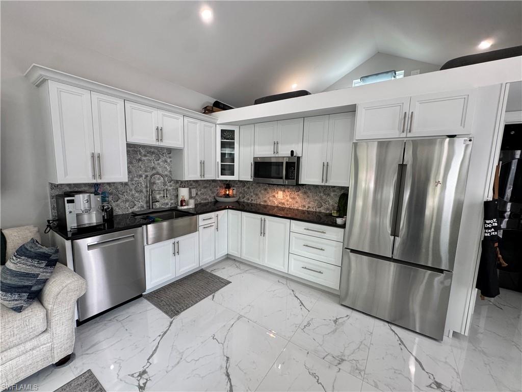 RIVERBEND MOTORCOACH RESORT - Land