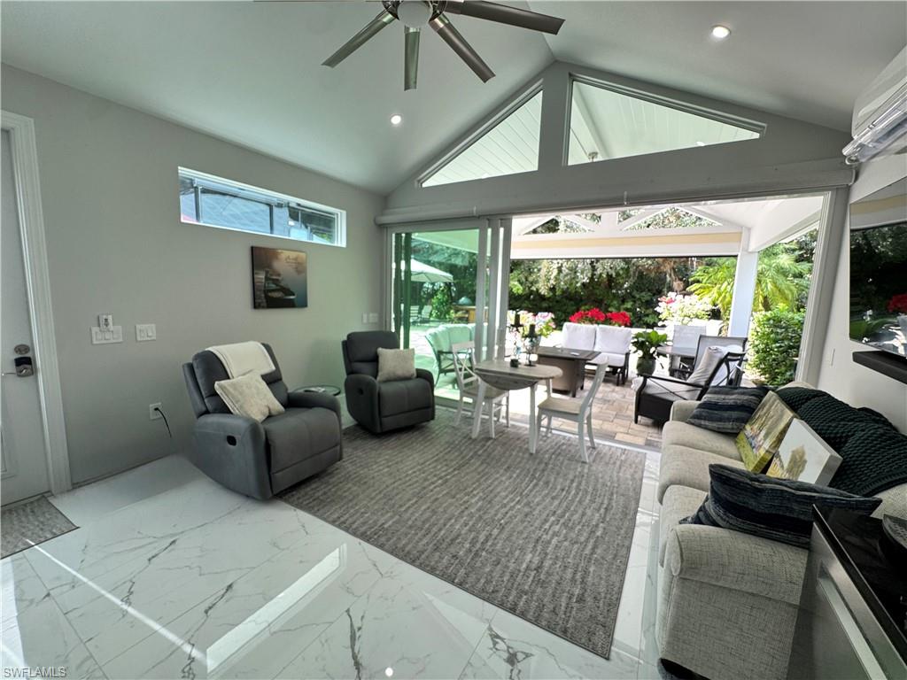 RIVERBEND MOTORCOACH RESORT - Land