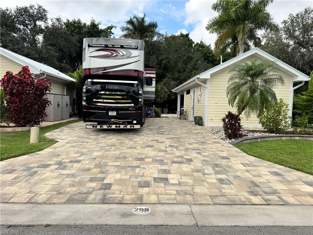 RIVERBEND MOTORCOACH RESORT - Land