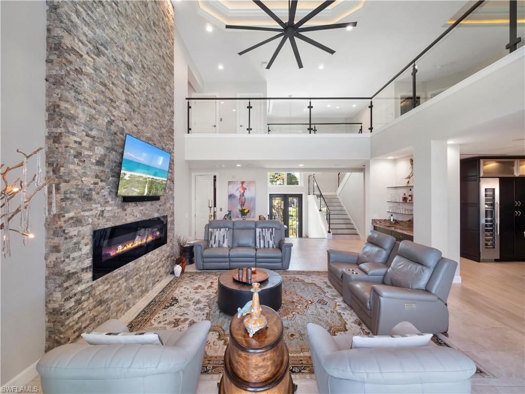 JONATHAN HARBOUR - Residential