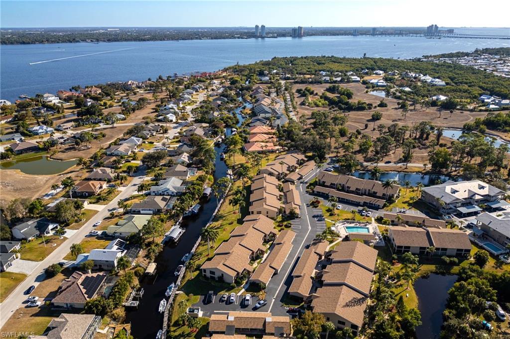 YACHTSMANS COVE - Residential