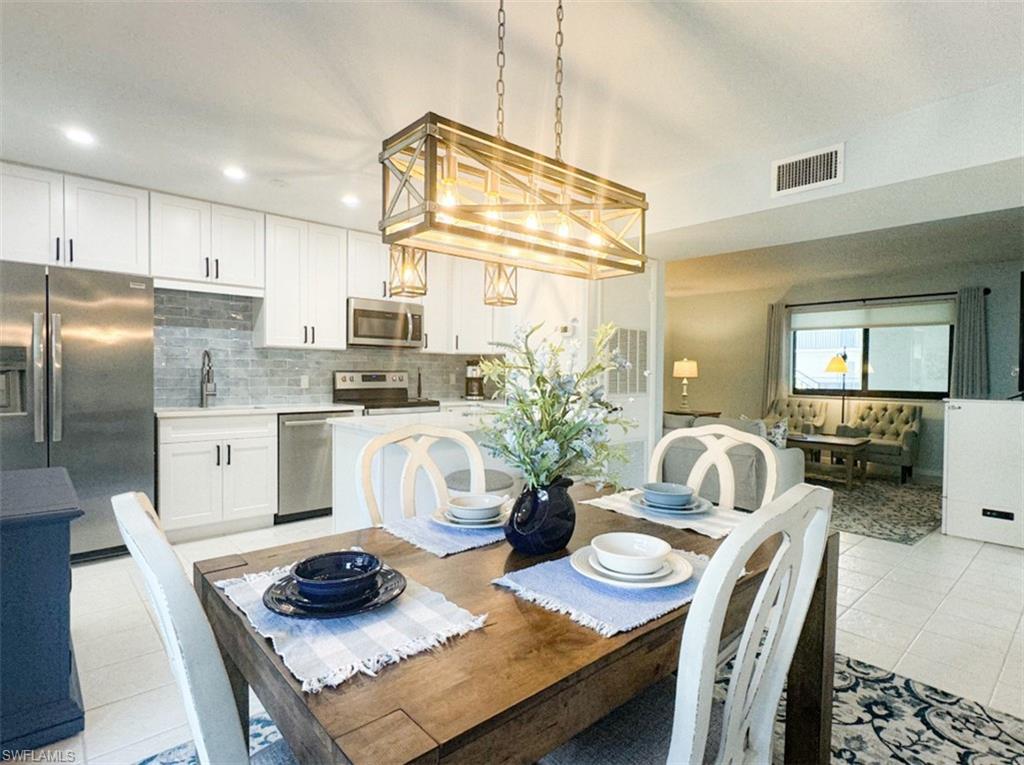 HIDDEN LAKE VILLAS - Residential Lease