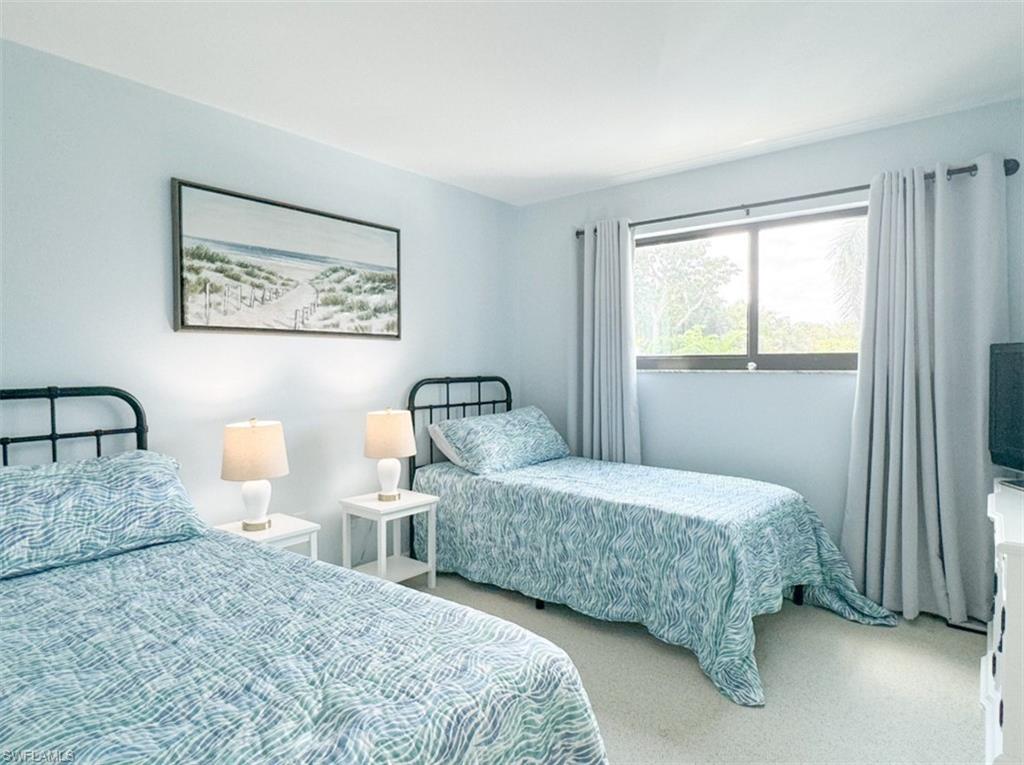 HIDDEN LAKE VILLAS - Residential Lease