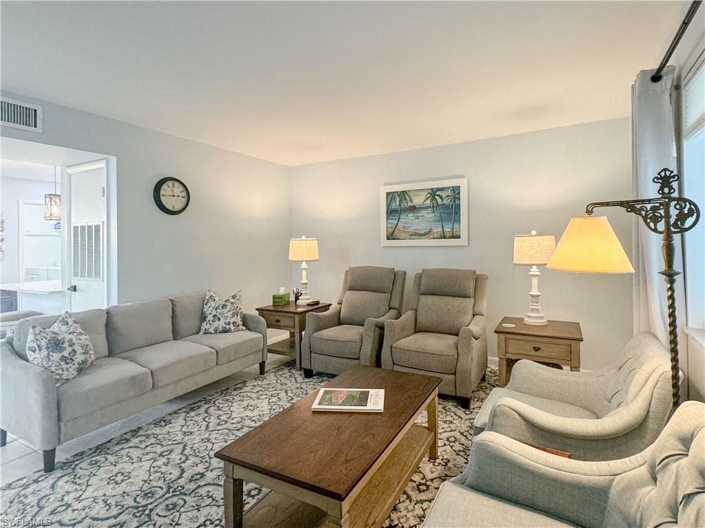 HIDDEN LAKE VILLAS - Residential Lease