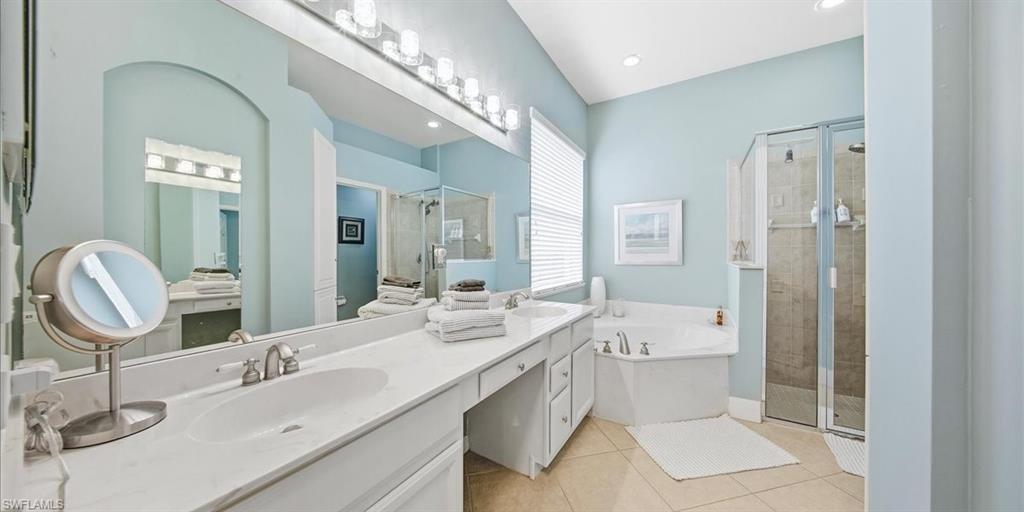 CARLTON LAKES - Residential