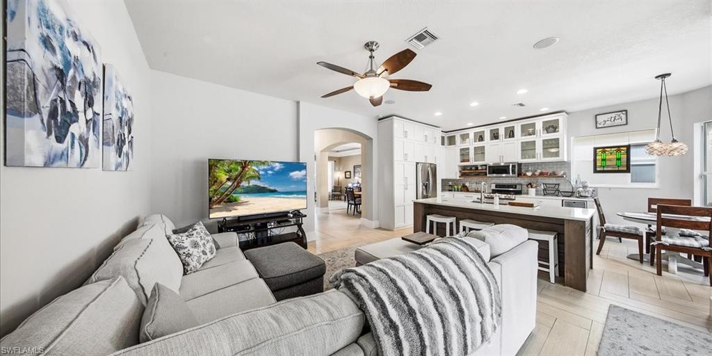 CARLTON LAKES - Residential