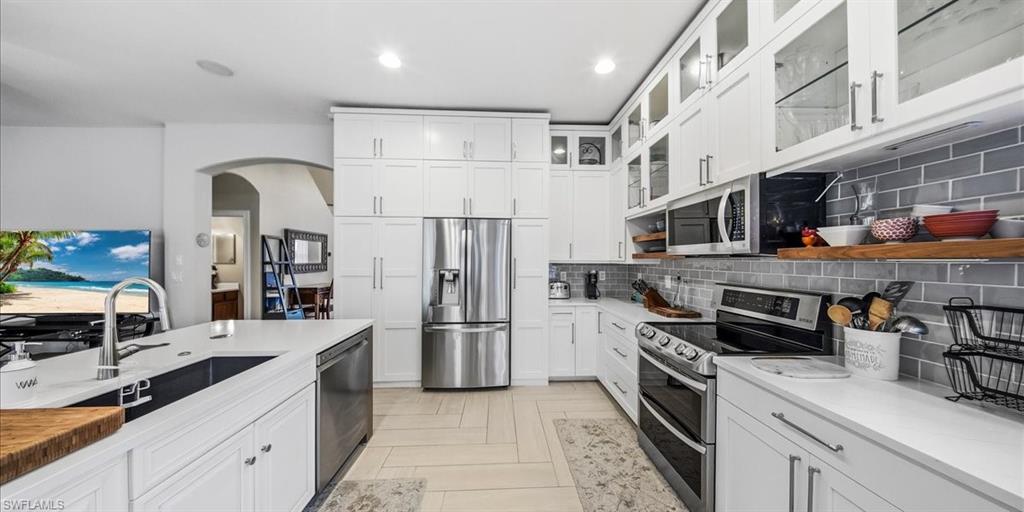 CARLTON LAKES - Residential