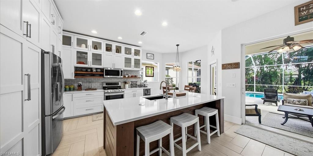 CARLTON LAKES - Residential