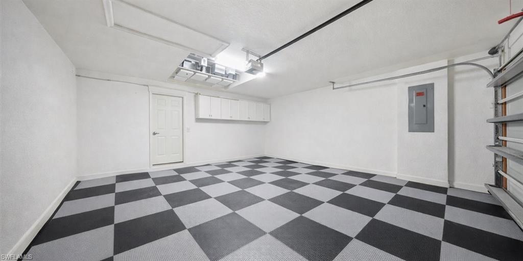 CARLTON LAKES - Residential