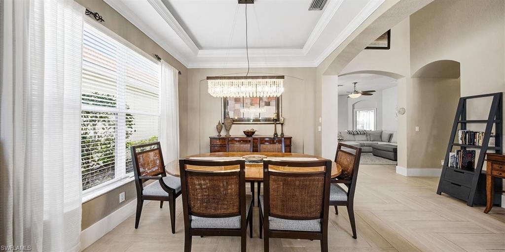 CARLTON LAKES - Residential