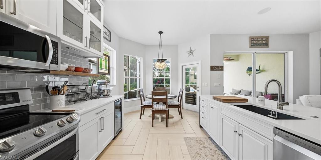 CARLTON LAKES - Residential