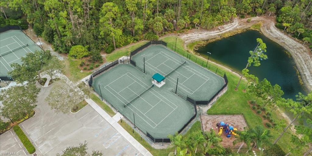 CARLTON LAKES - Residential