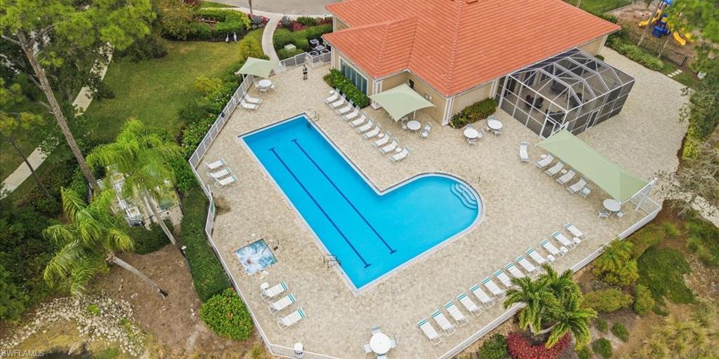 CARLTON LAKES - Residential