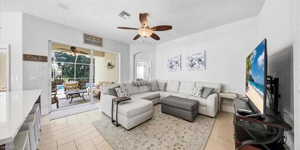 CARLTON LAKES - Residential