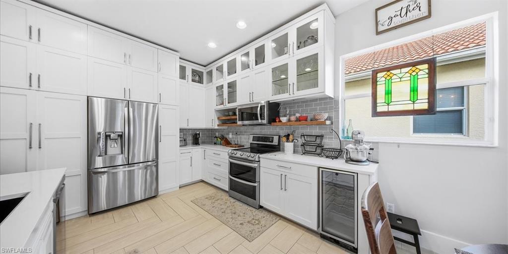 CARLTON LAKES - Residential