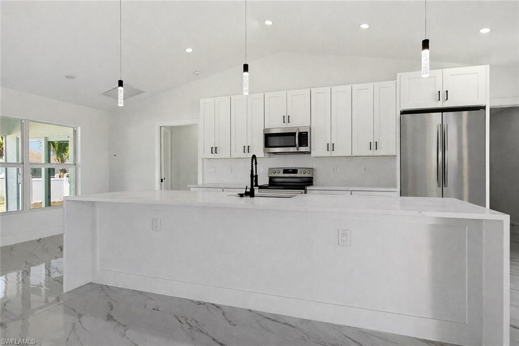 CAPE CORAL - Residential