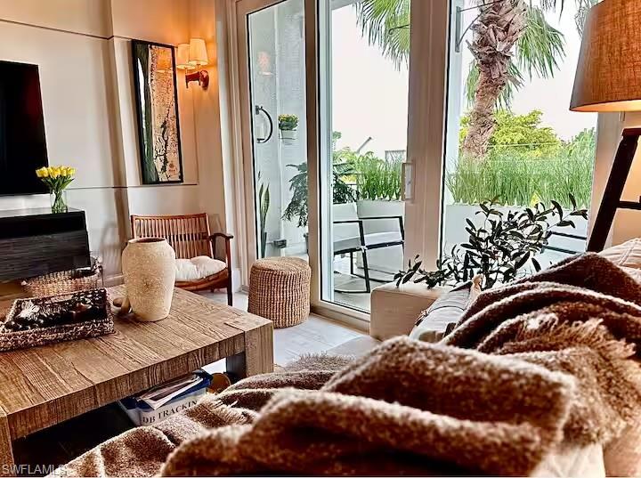 OLDE NAPLES - Residential