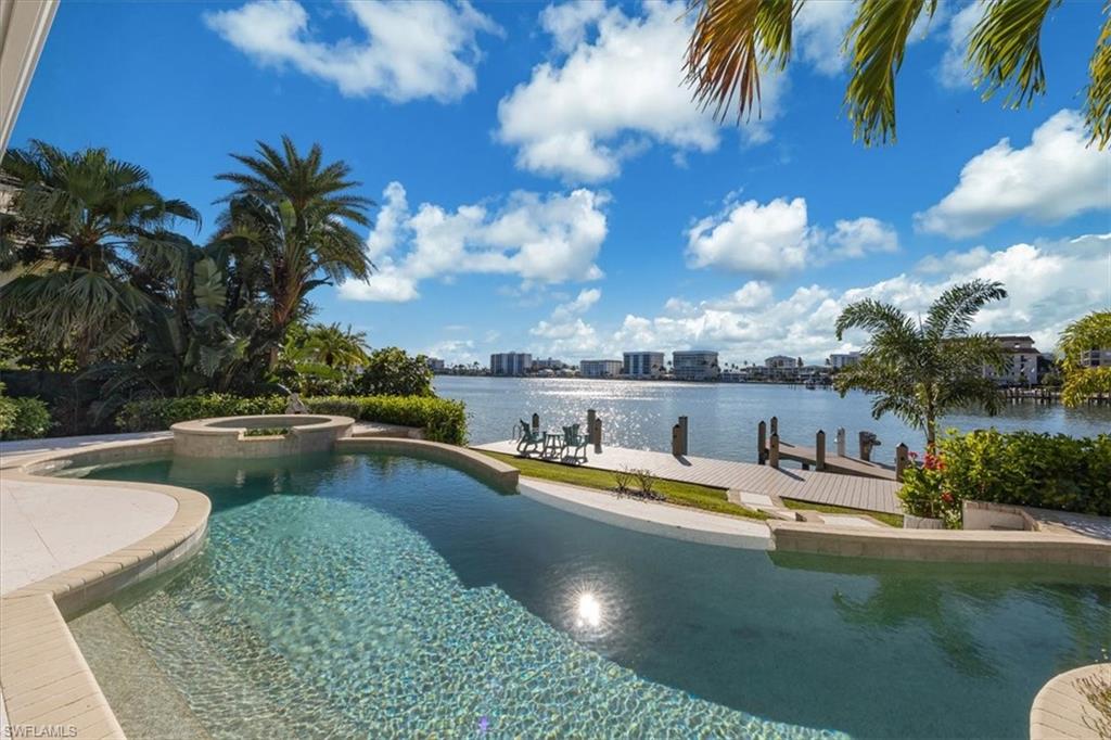 MOORINGS - Residential