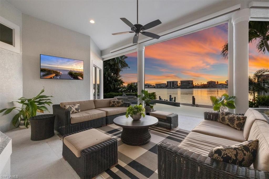 MOORINGS - Residential