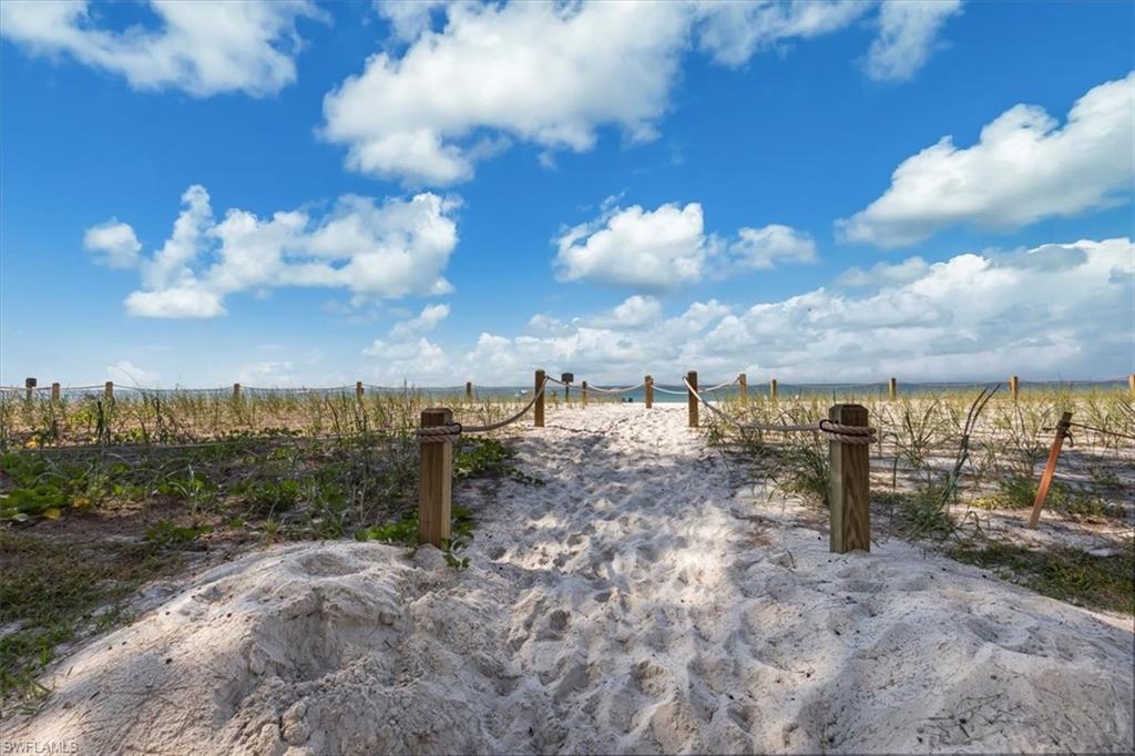 MOORINGS - Residential