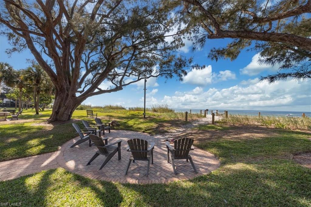 MOORINGS - Residential