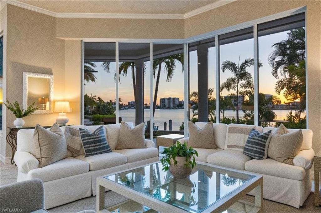 MOORINGS - Residential