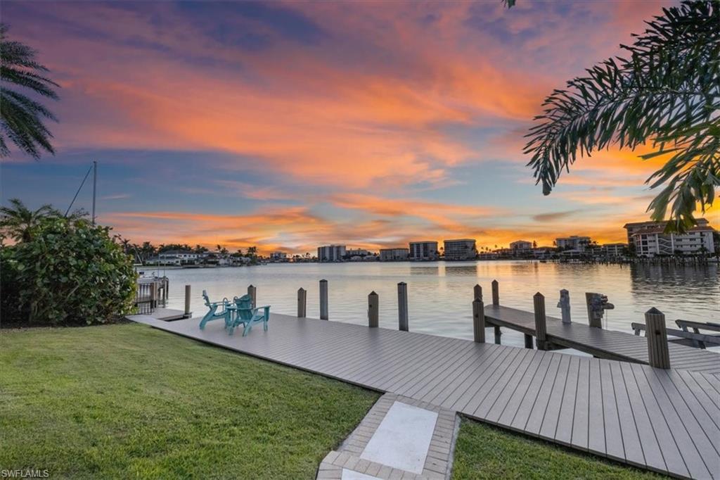 MOORINGS - Residential