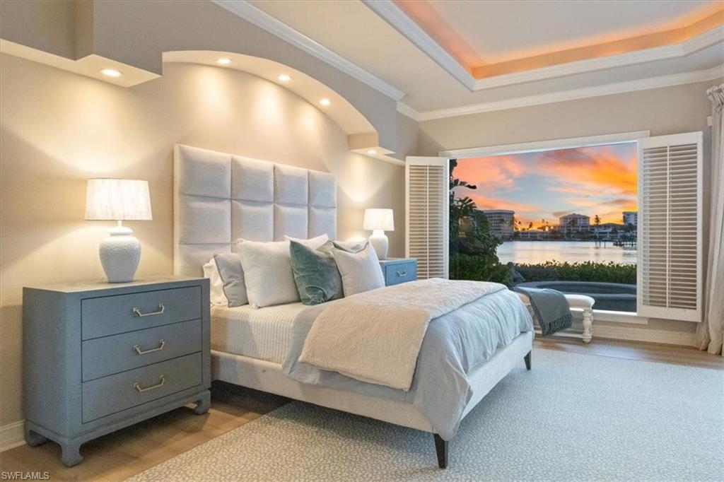 MOORINGS - Residential