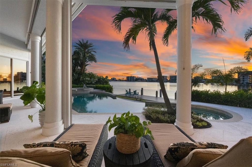 MOORINGS - Residential