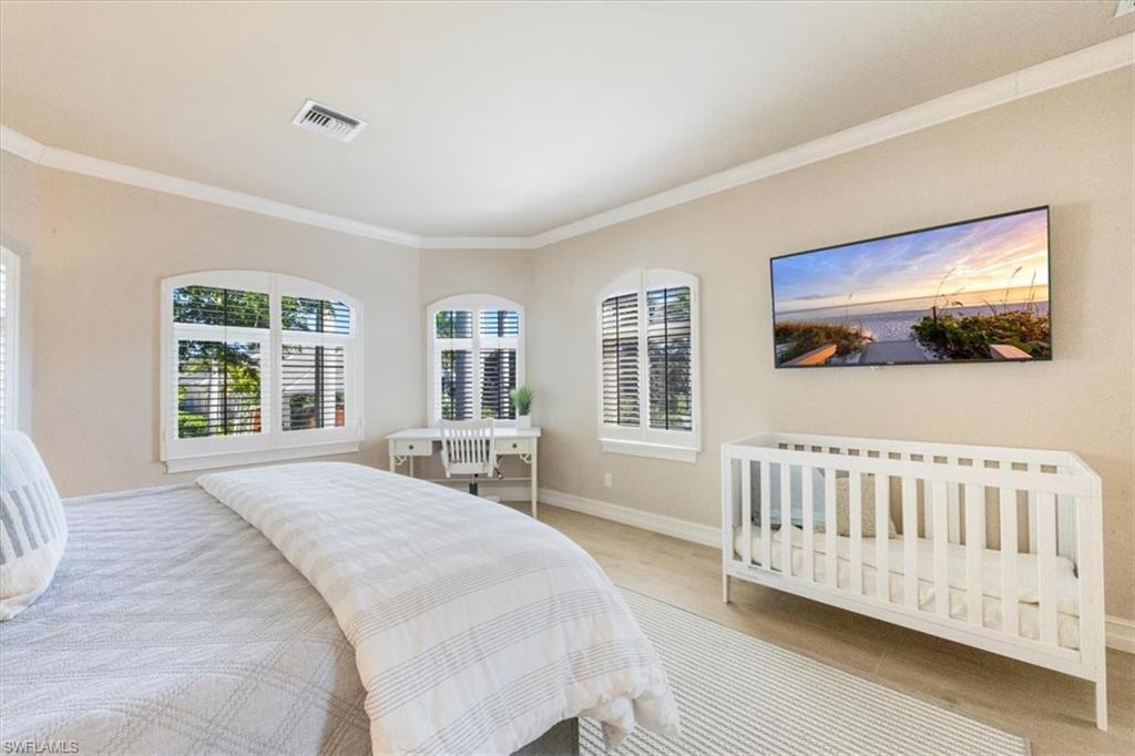 MOORINGS - Residential