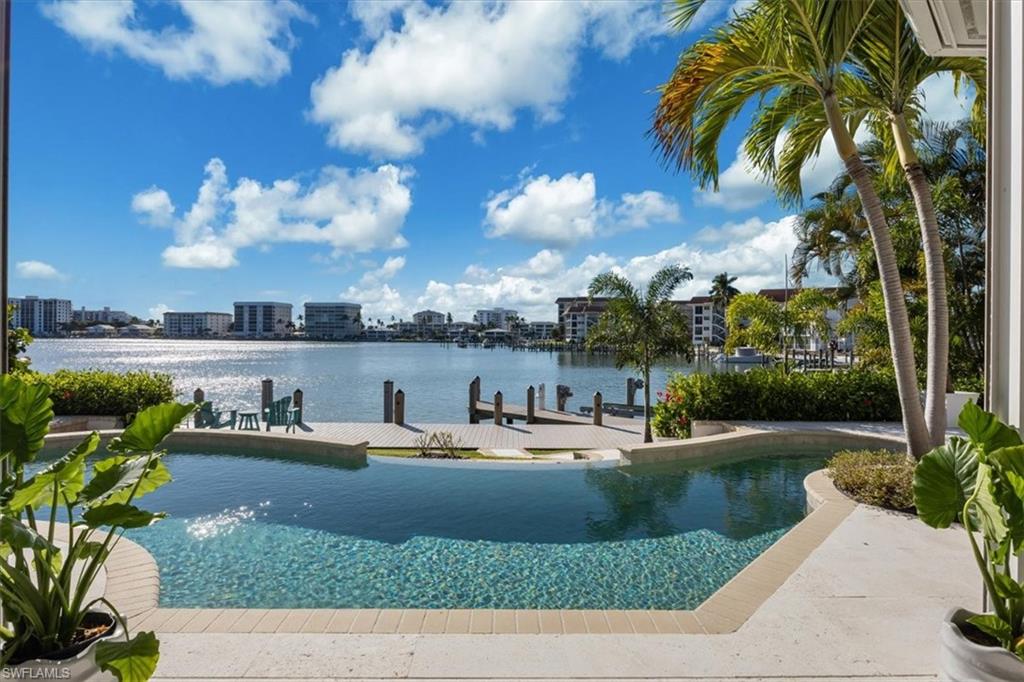 MOORINGS - Residential