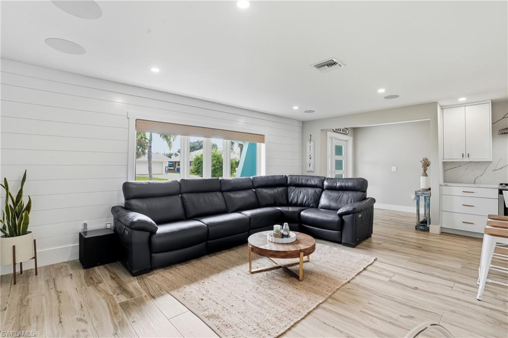 ISLAND PARK - Residential Lease