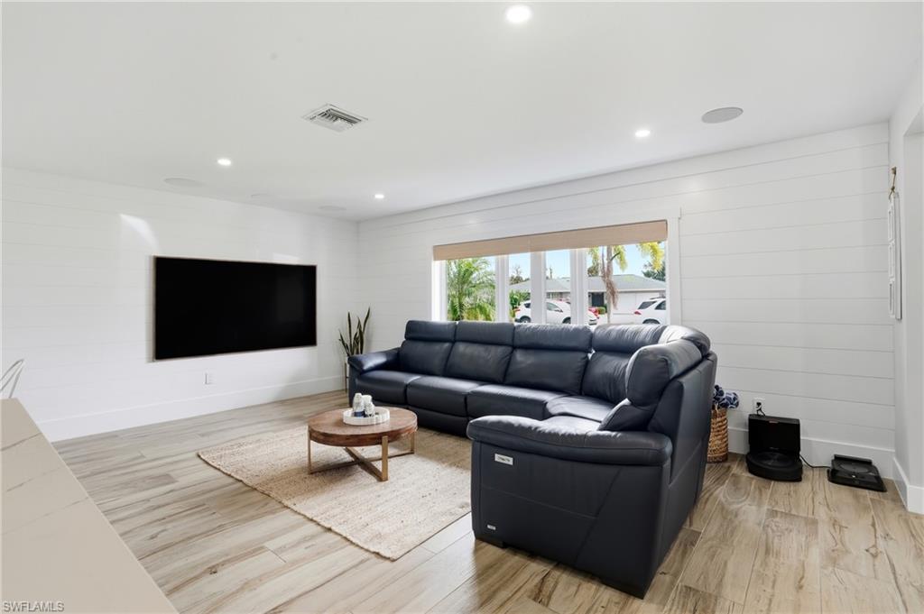 ISLAND PARK - Residential Lease