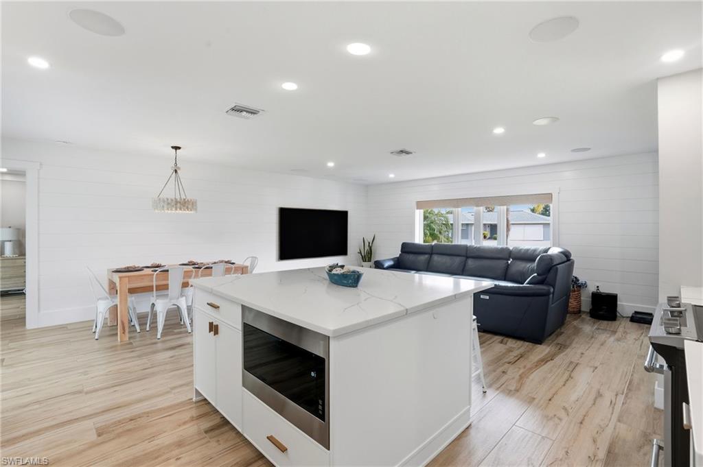 ISLAND PARK - Residential Lease