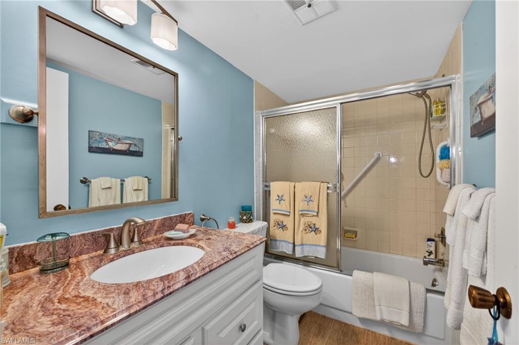 COUNTRY CLUB MANOR - Residential