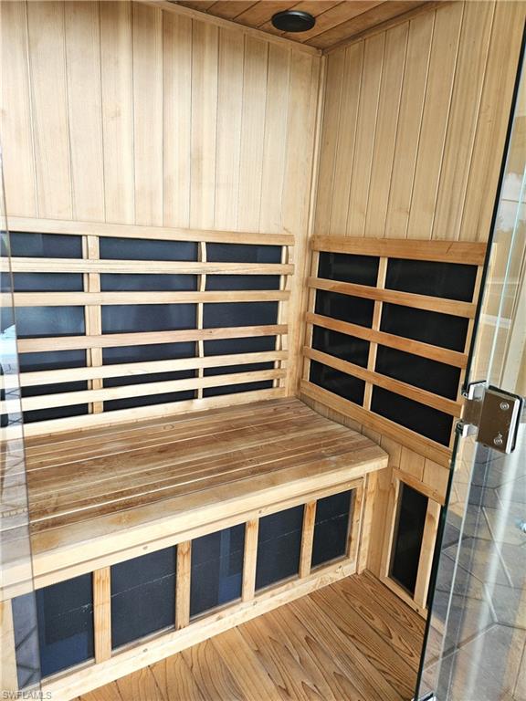 CREEKSIDE - Residential