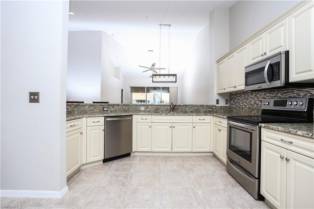 EDGEWATER AT CARLTON LAKES - Residential Lease