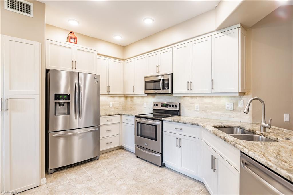 SUNSET STREAM - Residential