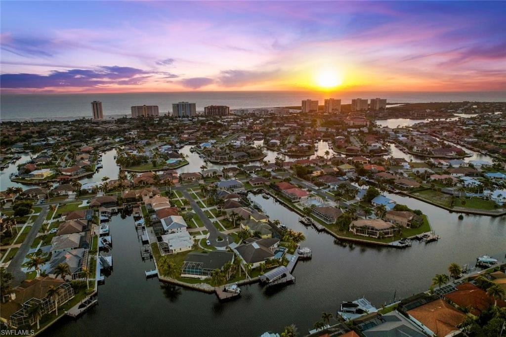 MARCO BEACH - Residential